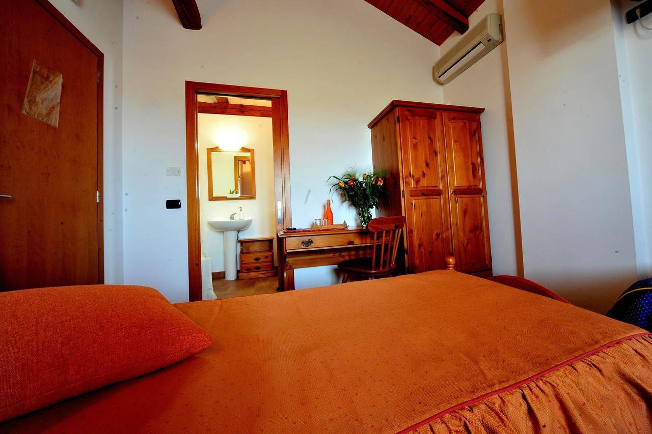 Agriturismo Le Oche Selvatiche Lauzacco Exterior foto